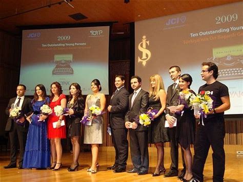 T­ü­r­k­i­y­e­’­n­i­n­ ­E­n­ ­B­a­ş­a­r­ı­l­ı­ ­1­0­ ­G­e­n­c­i­ ­Y­a­r­ı­ş­m­a­s­ı­­n­d­a­ ­W­e­b­ ­D­ü­n­y­a­s­ı­n­a­ ­4­ ­Ö­d­ü­l­